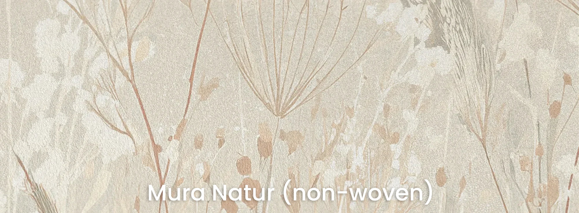 Zbliżenie na fototapetę TIMELESS POETRY - tapeta z delikatnymi źdźbłami traw w beżowej tonacji na naturalnym podłożu ekologicznym.