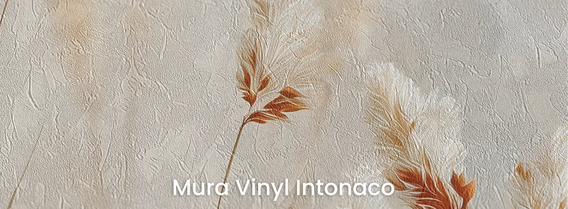 Zbliżenie na fototapetę WINDSWEPT POETRY - tapeta z delikatnymi źdźbłami traw w kremowej tonacji na podłożu o strukturze tartego tynku.