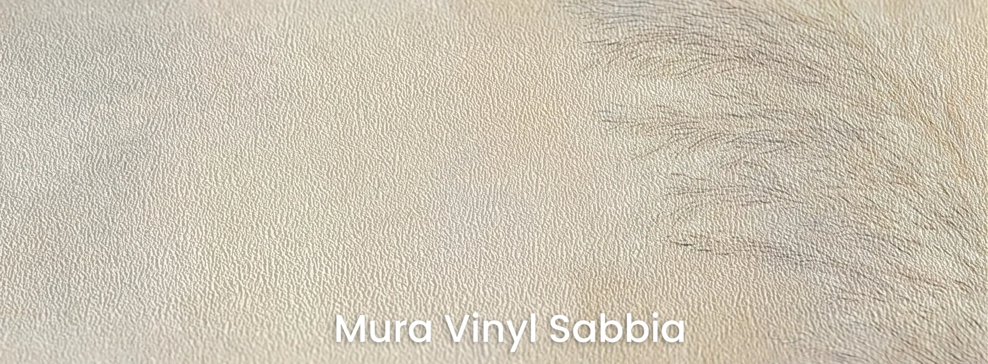 Zbliżenie na fototapetę LUMINOUS BREEZE - tapeta z jasnymi źdźbłami trawy na pastelowym tle na podłożu o strukturze ziarna piasku.