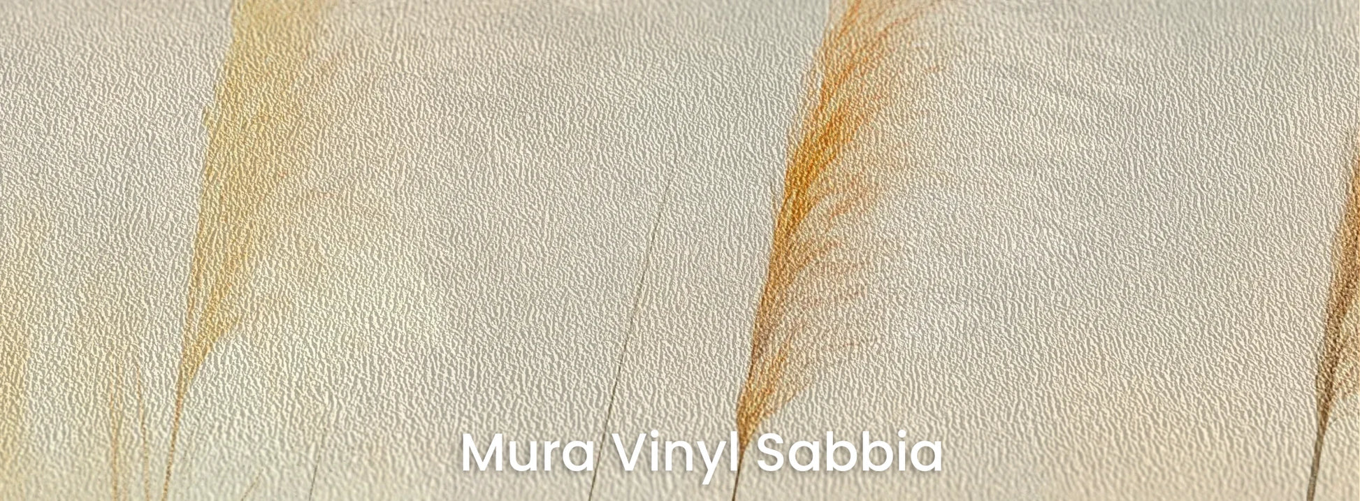 Zbliżenie na fototapetę TENDER LIGHT - tapeta z delikatnymi źdźbłami traw w złocistym świetle na podłożu o strukturze ziarna piasku.