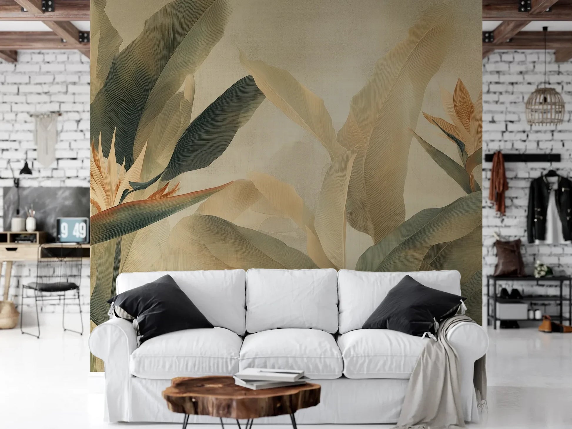 Wzór fototapety STRELITZIA BREEZE - tapeta z egzotycznymi kwiatami rajskiego ptaka pokazanej w aranżacji salonu.