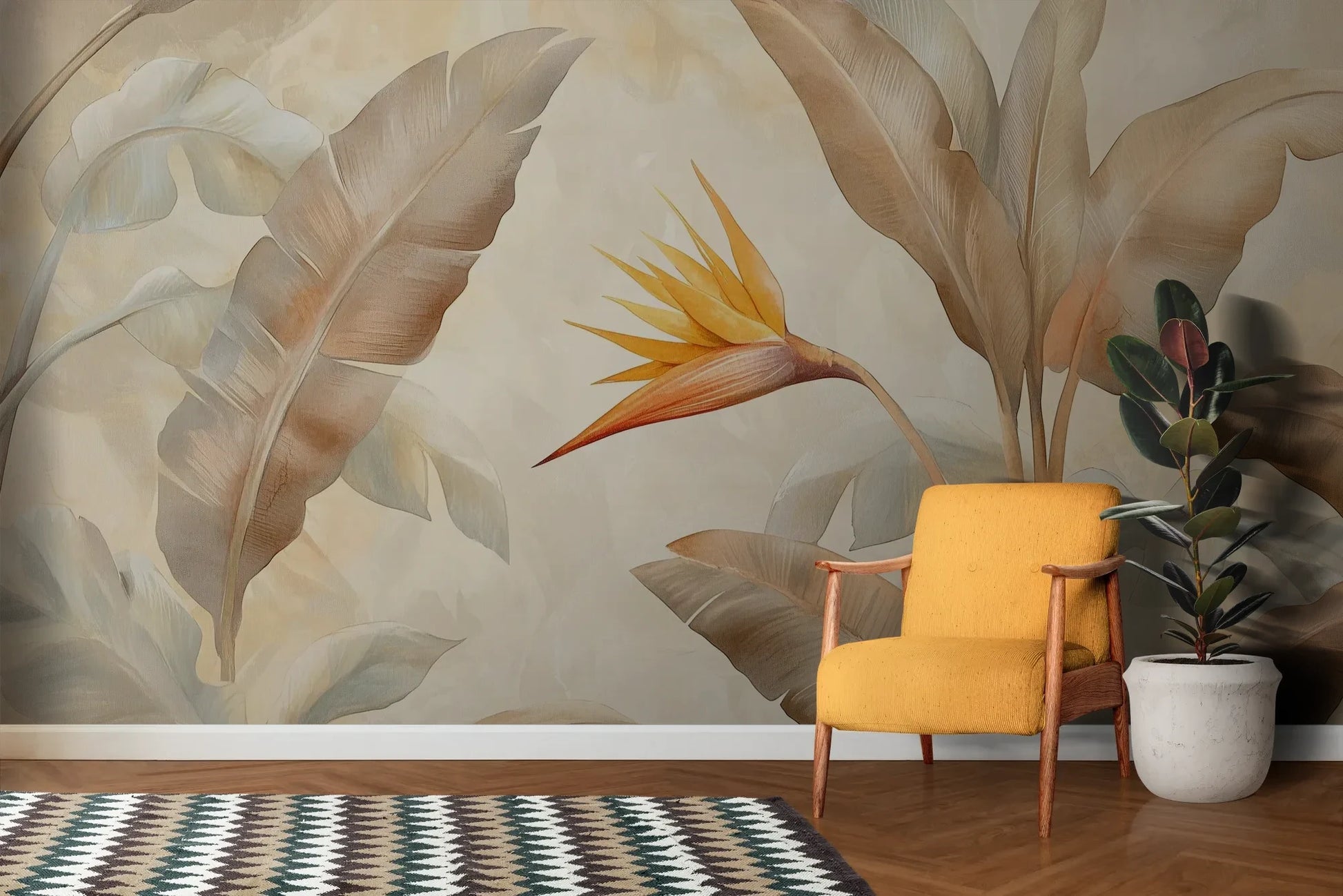 Wzór fototapety GOLDEN STRELITZIA - tapeta z tropikalną rajską ptasznicą w ciepłych beżach pokazanej w aranżacji salonu.