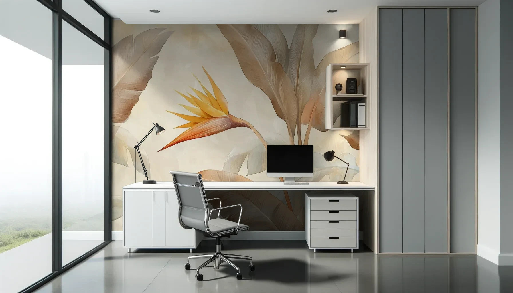 Fototapeta GOLDEN STRELITZIA - tapeta z tropikalną rajską ptasznicą w ciepłych beżach pokazana w aranżacji biura.