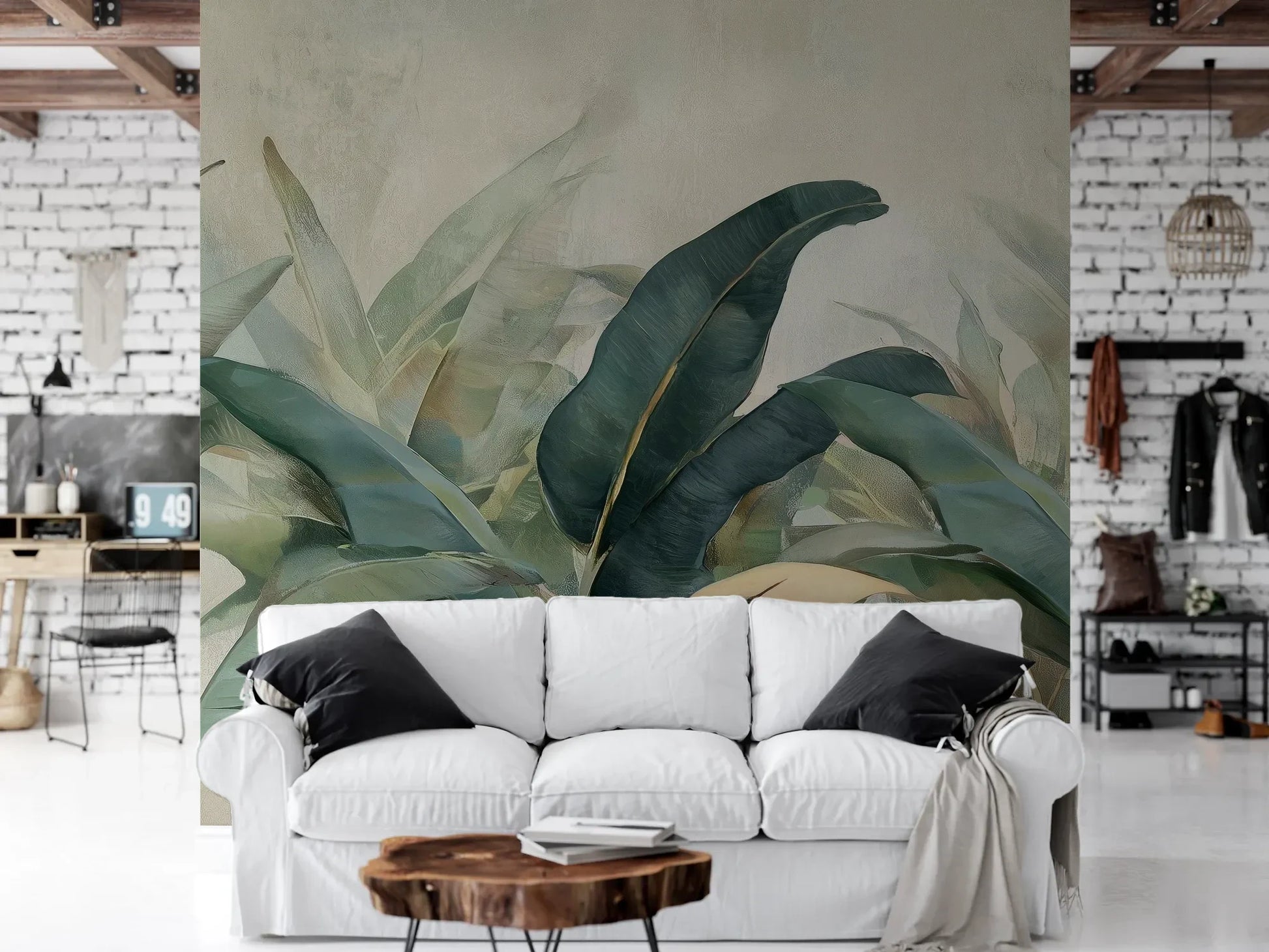 Wzór fototapety BOTANICAL SERENITY - tapeta z tropikalnymi liśćmi w stonowanych odcieniach pokazanej w aranżacji salonu.