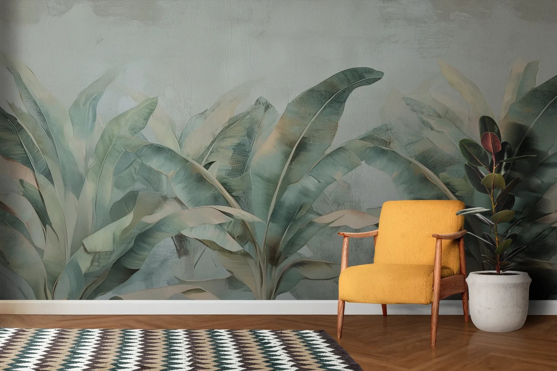 Wzór fototapety COASTAL PALMS - tapeta z tropikalnymi liśćmi w pastelowych odcieniach pokazanej w aranżacji salonu.