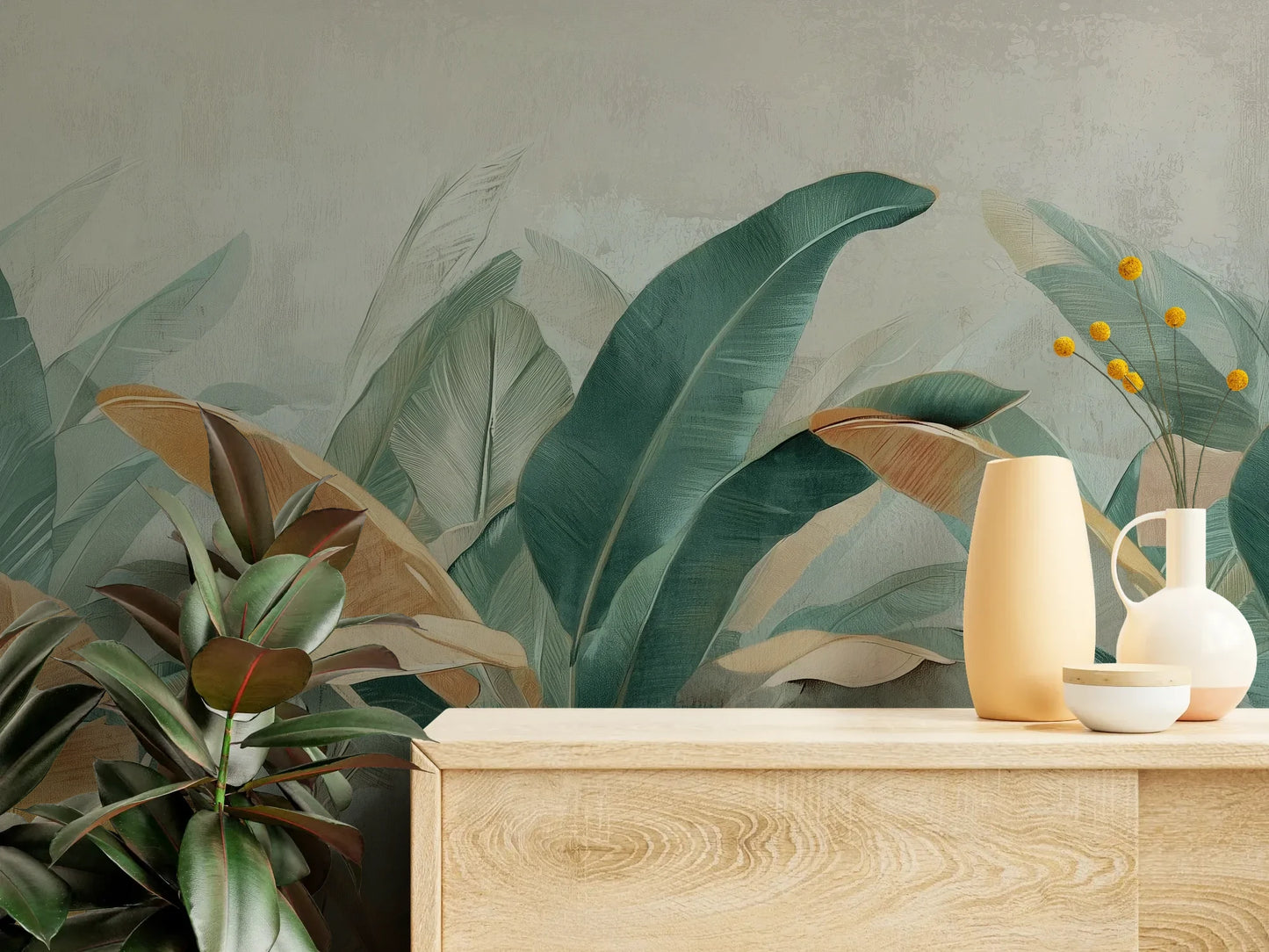 Fototapeta PALM SERENITY - tapeta z tropikalnymi liśćmi palm w stonowanych odcieniach pokazana w aranżacji wnętrza z akcentem na ścianie.