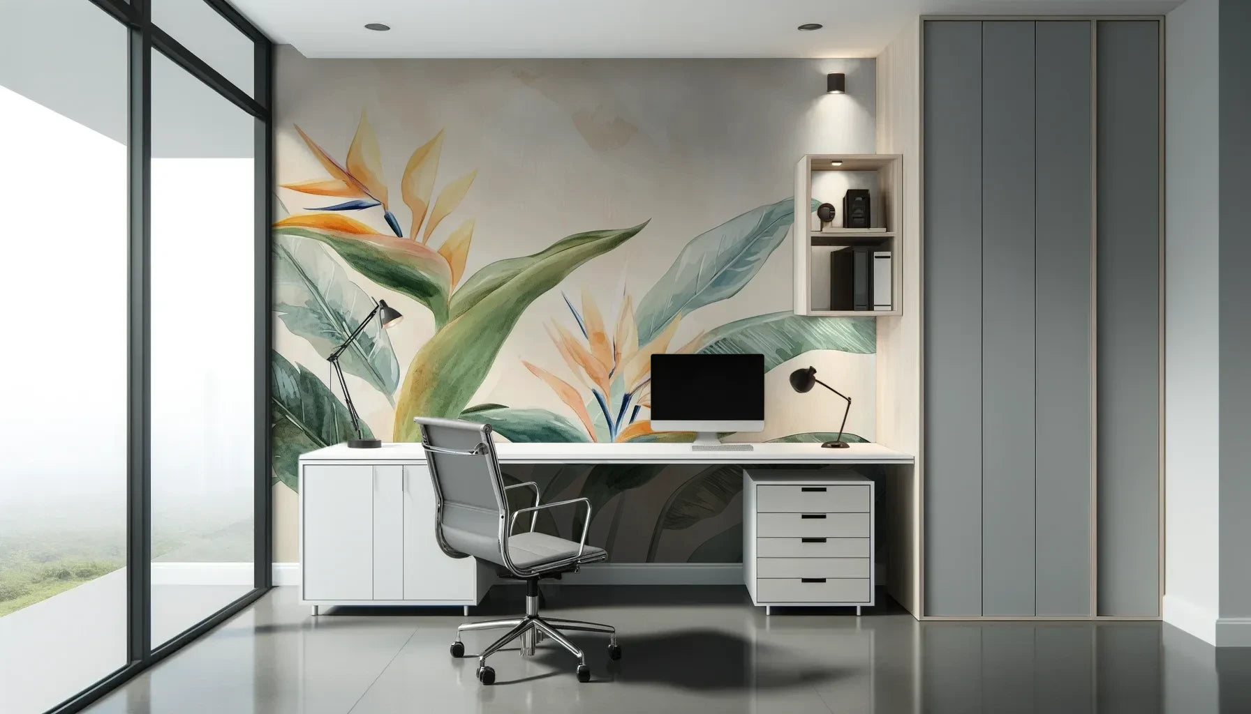 Fototapeta STRELITZIA OASIS - tapeta z tropikalnymi kwiatami rajskiego ptaka pokazana w aranżacji biura.