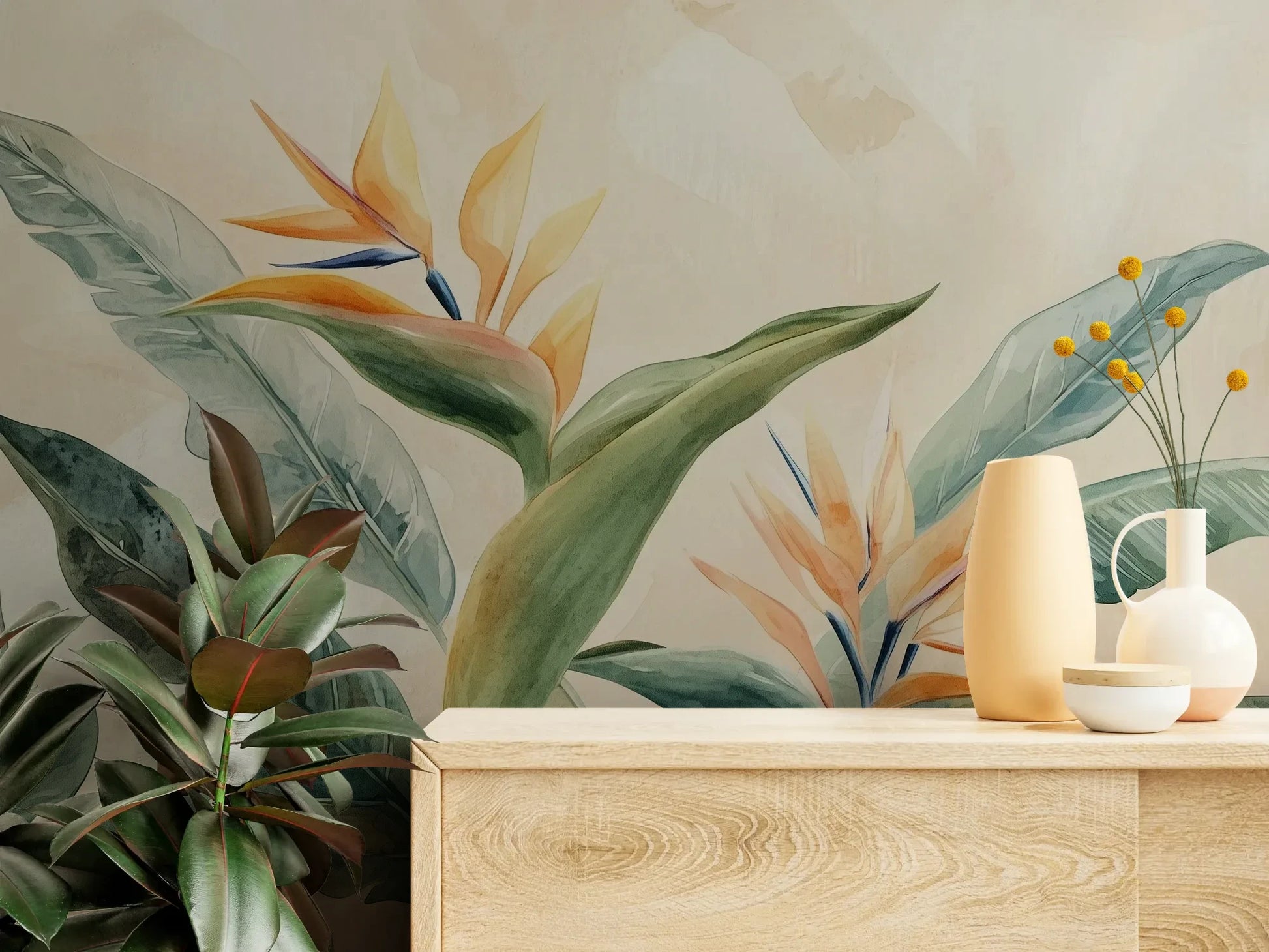 Fototapeta STRELITZIA OASIS - tapeta z tropikalnymi kwiatami rajskiego ptaka pokazana w aranżacji wnętrza z akcentem na ścianie.
