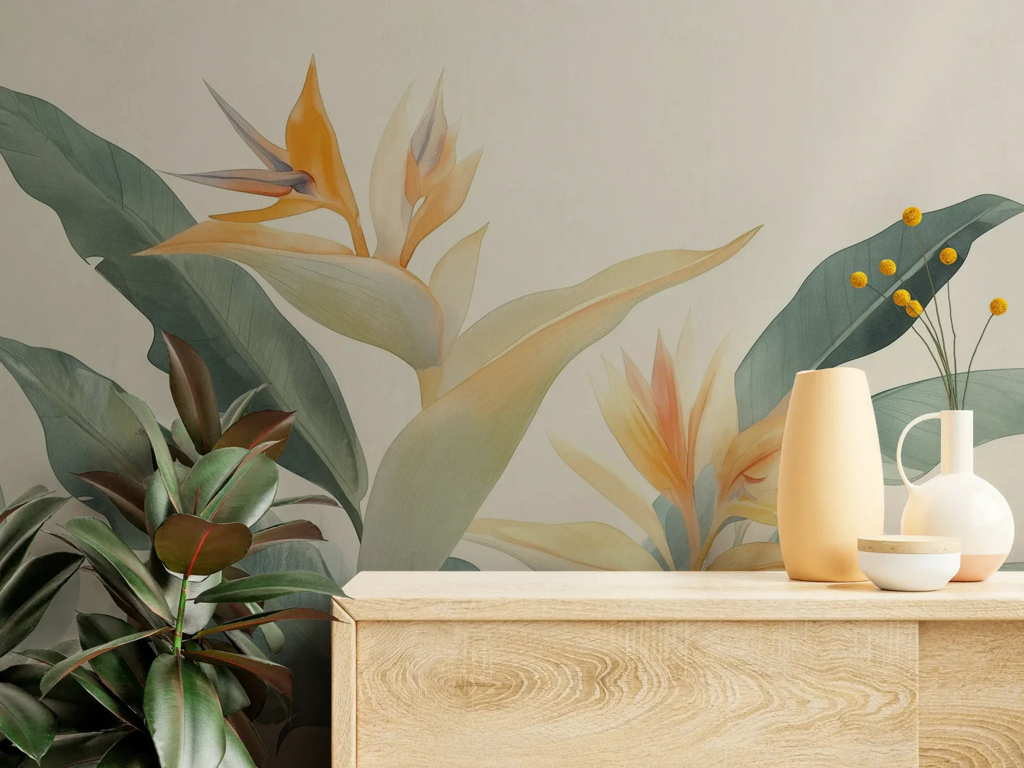 Fototapeta STRELITZIA SUNRISE - tapeta z egzotycznymi kwiatami rajskiego ptaka pokazana w aranżacji wnętrza z akcentem na ścianie.