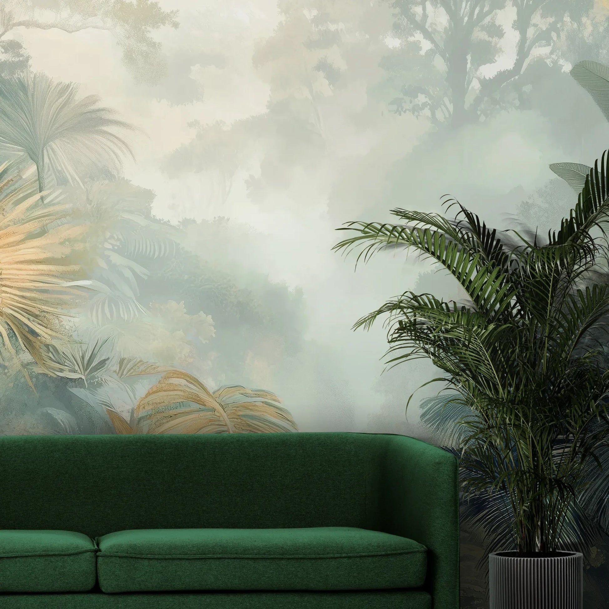 Fototapeta MISTED PALMS - tapeta z tropikalną dżunglą we mgle pokazana w aranżacji wnętrza z akcentem na ścianie.