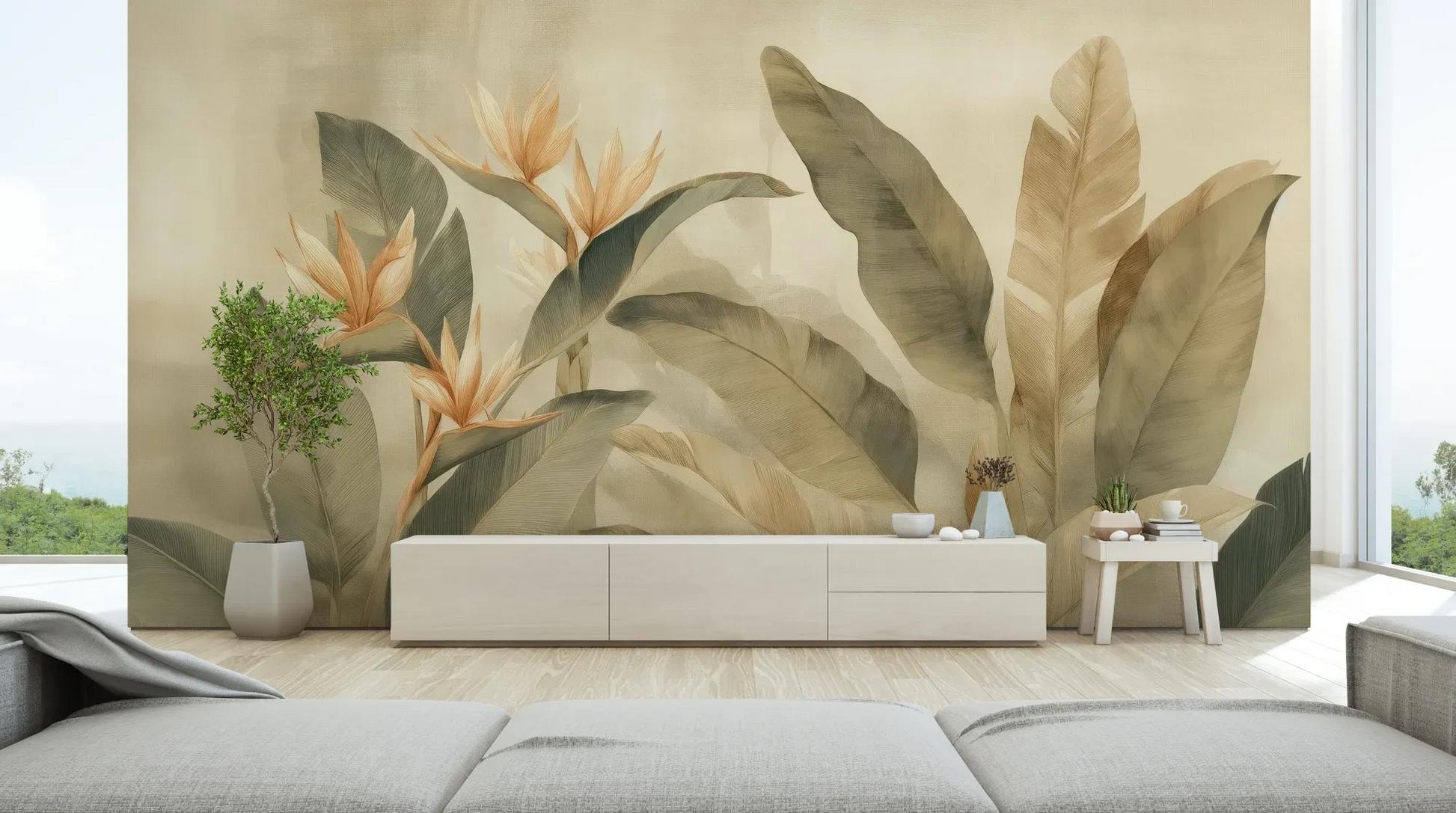 Wzór fototapety PARADISE PETALS - tapeta z tropikalnymi kwiatami strelicji w ciepłych beżach pokazanej w aranżacji salonu.