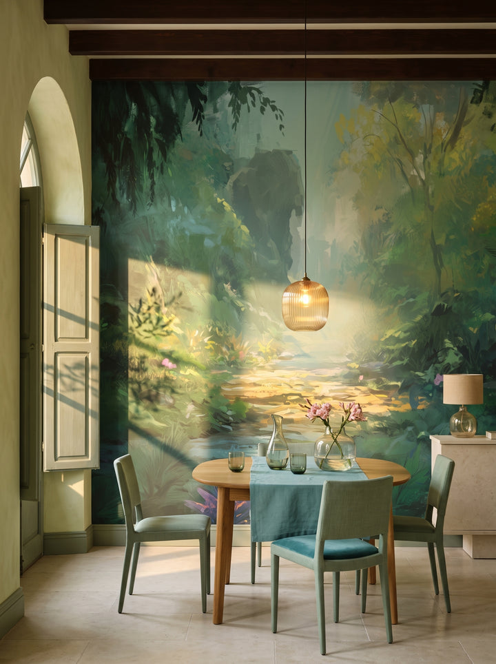 Papier peint panoramique artistique « ENCHANTED STREAM » dans un intérieur : salle à manger dans une villa méditerranéenne.