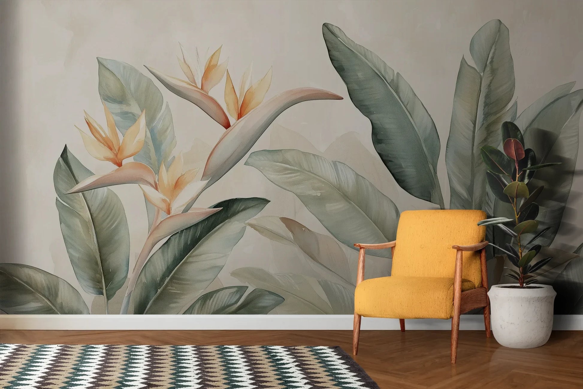 Wzór fototapety PARADISE HELICONIA - tapeta z egzotycznymi kwiatami strelicji w pastelowych odcieniach pokazanej w aranżacji salonu.