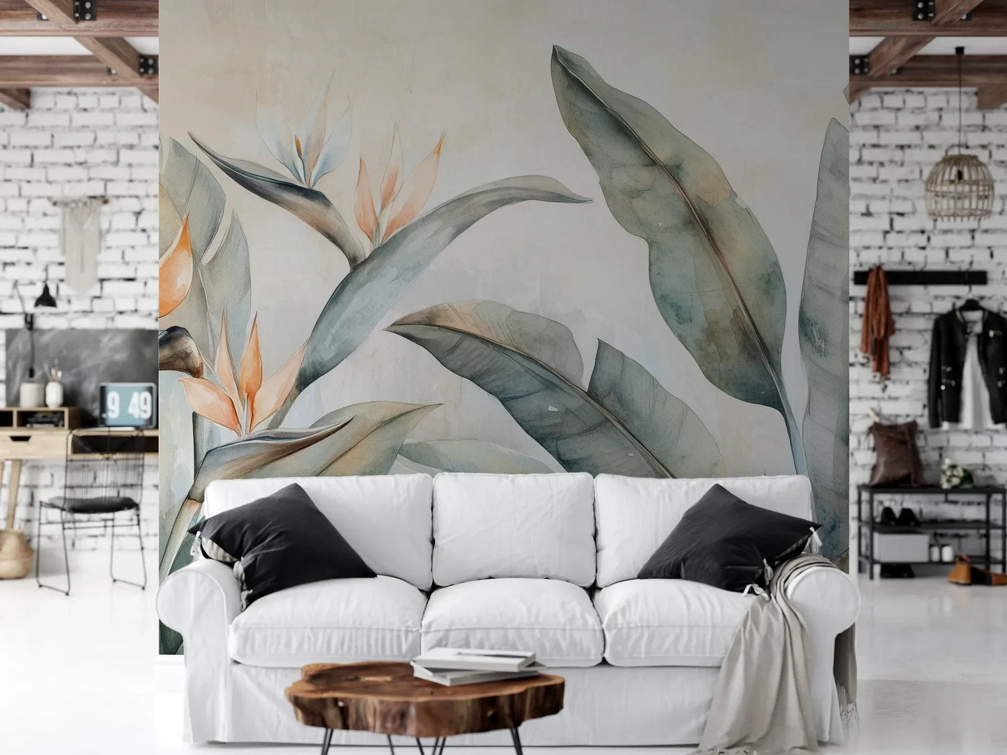 Wzór fototapety PARADISE STRELITZIA - tapeta z egzotycznymi kwiatami rajskiego ptaka pokazanej w aranżacji salonu.