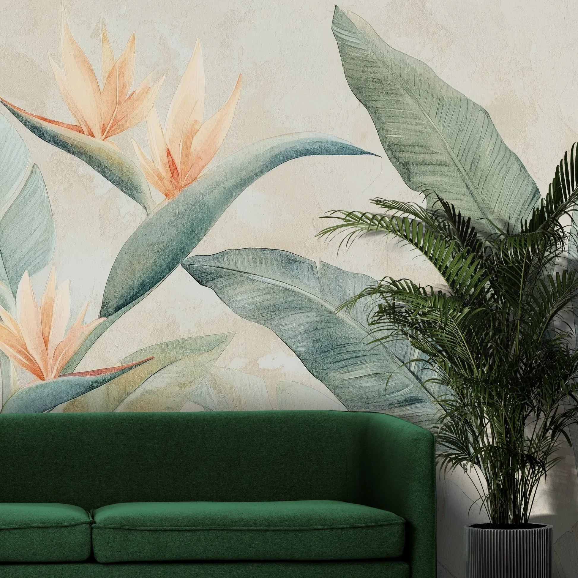 Fototapeta BIRDS OF PARADISE - tapeta z roślinnym motywem egzotycznych kwiatów pokazana w aranżacji wnętrza z akcentem na ścianie.