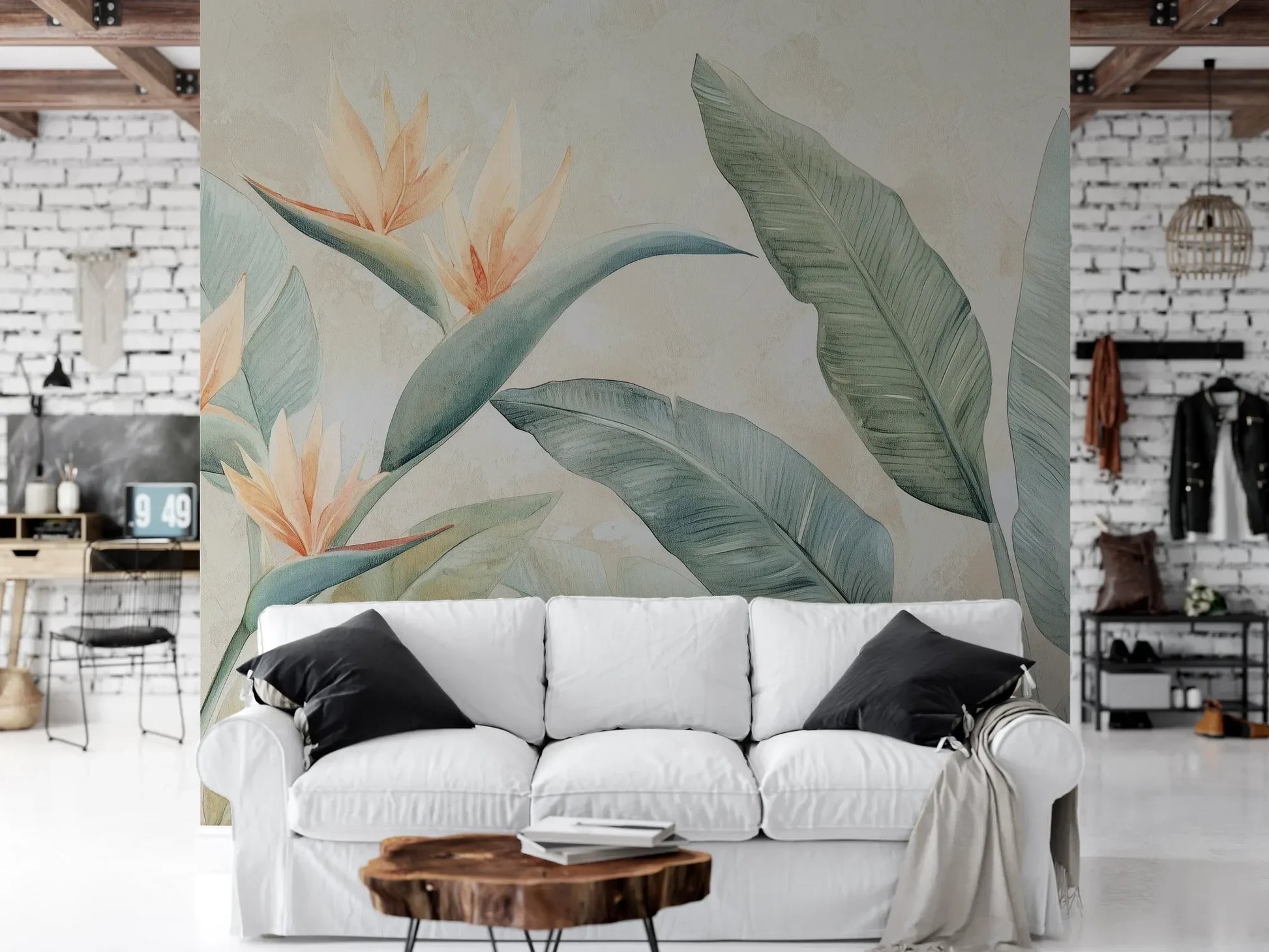 Wzór fototapety BIRDS OF PARADISE - tapeta z roślinnym motywem egzotycznych kwiatów pokazanej w aranżacji salonu.