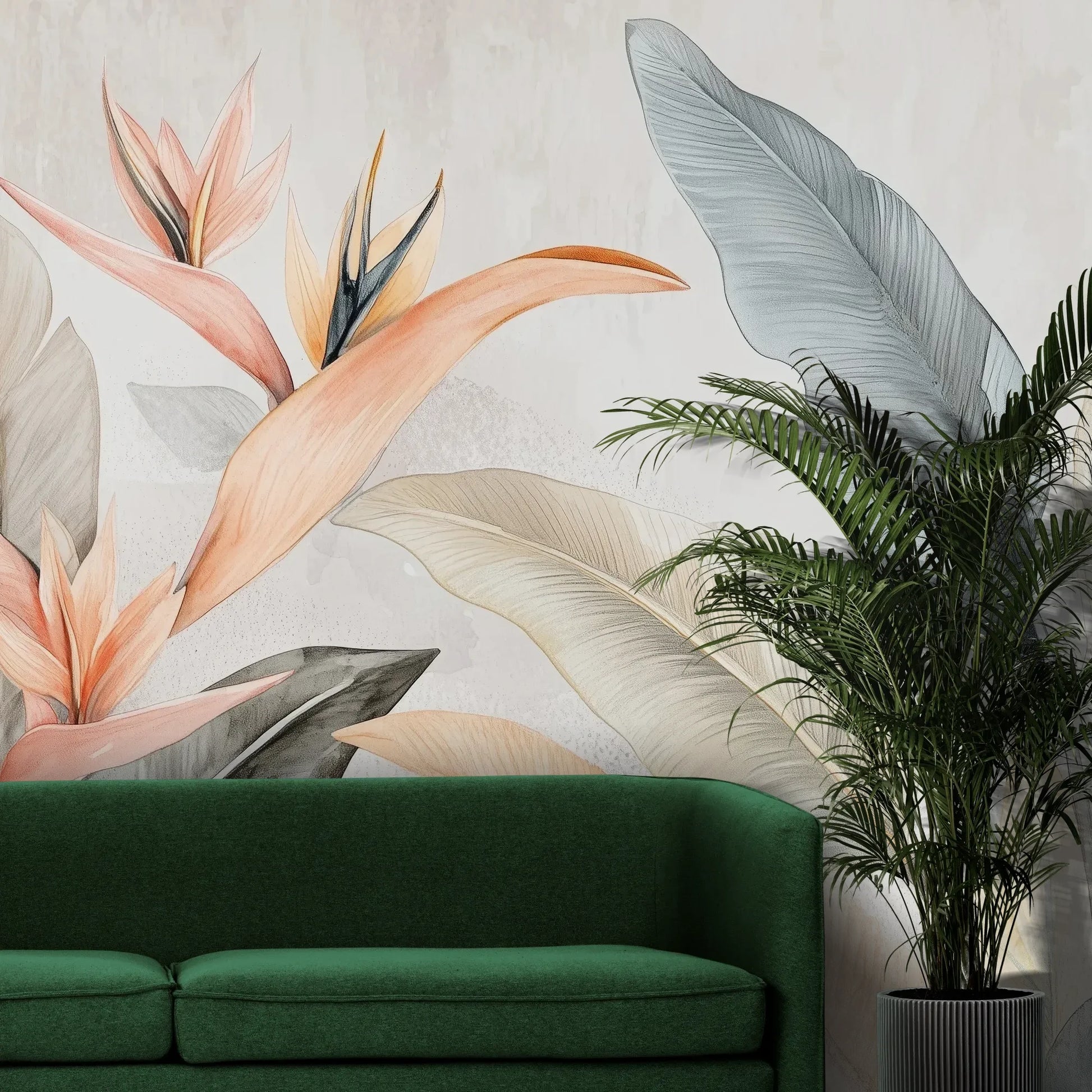 Fototapeta PARADISE BLOOM - tapeta z tropikalnymi kwiatami strelicji i liśćmi pokazana w aranżacji wnętrza z akcentem na ścianie.