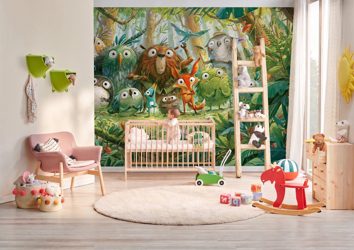 MOSSY CLEARING - tapeta z leśną gromadką zwierząt — BABY'S ROOM WITH A COT AND A BABY