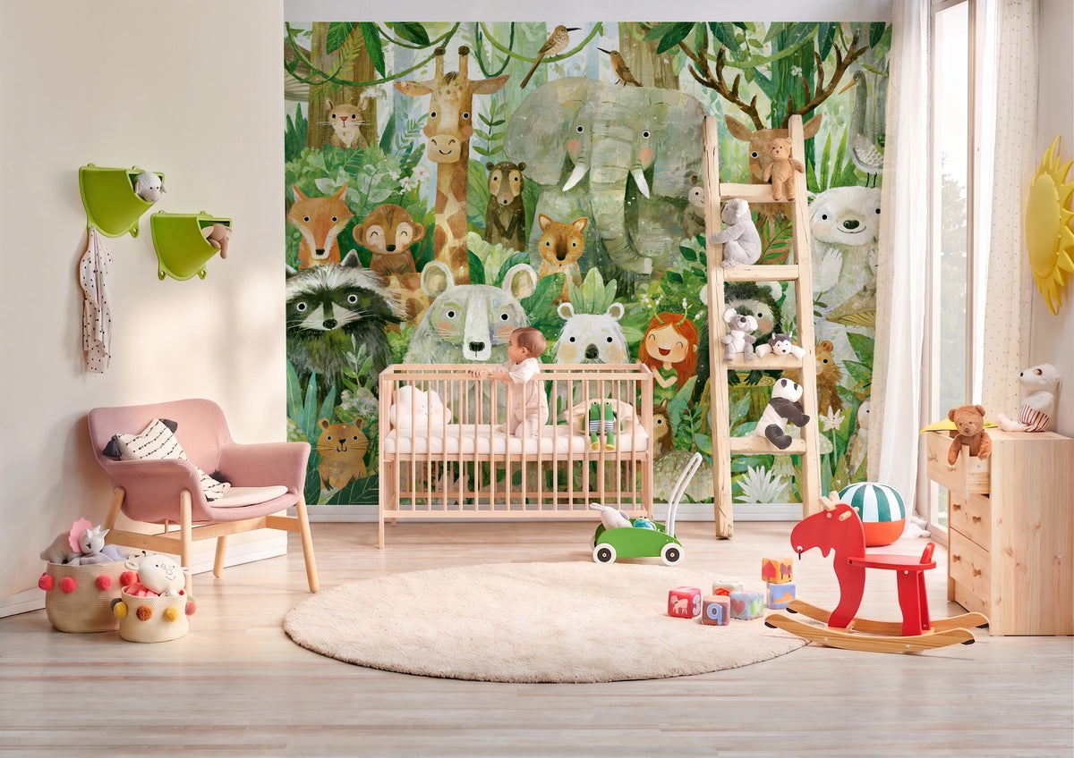GREEN PARADE - tapeta ze zwierzętami wśród paproci — BABY'S ROOM WITH A COT AND A BABY