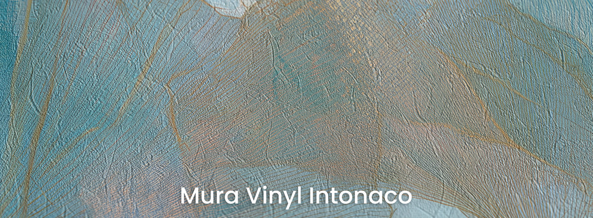 APRICOT CIRRUS sur le support Mura Vinyl Intonaco – enduit taloché sous un dessin or olive