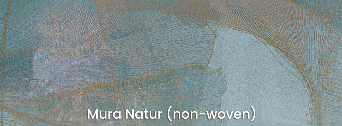 APRICOT CIRRUS sur le support Mura Natur – intissé mat sous des feuilles bleues transparentes