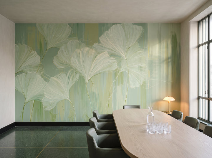 APRIL RAIN w aranżacji sali spotkań w brukselskim biurowcu art deco, przed ścianą jesionowy stół i szarozielone fotele
