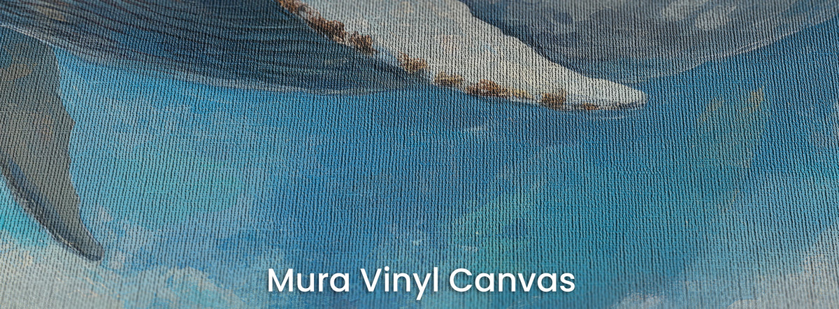 CERULEAN GLIDE auf dem Trägermaterial Mura Vinyl Canvas: Flosse mit rostfarbenem Rand auf Blau, Leinwandstruktur