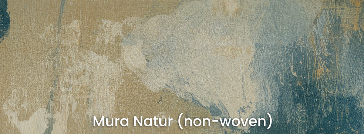 DENIM AND OCHRE na podłożu Mura Natur – matowa włóknina pod biało-niebieskim liściem