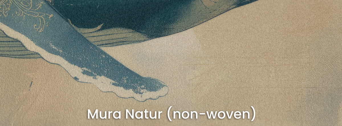 EDO LEVIATHAN en el soporte Mura Natur: punta de la aleta de borde blanco sobre fondo crema y ocre, tejido no tejido mate