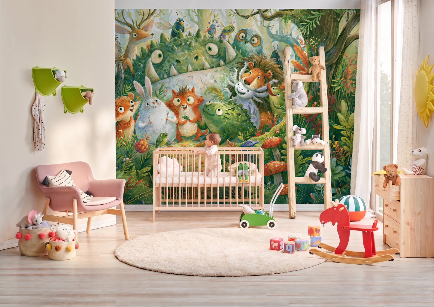 FERN TRAIL TROOP - tapeta z leśnymi zwierzętami — BABY'S ROOM WITH A COT AND A BABY
