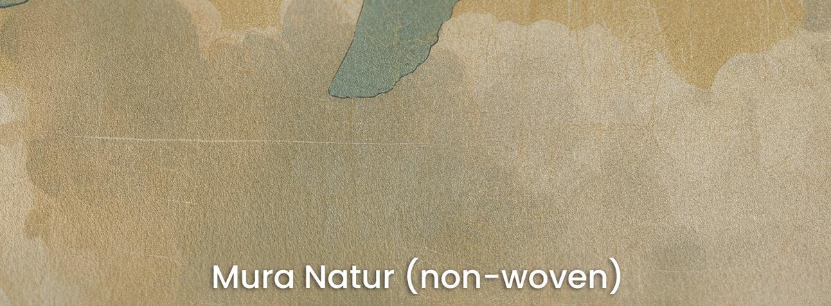 FLOATING WORLD sul supporto Mura Natur: punta della pinna, nuvole color crema e cielo dorato su tessuto non tessuto opaco