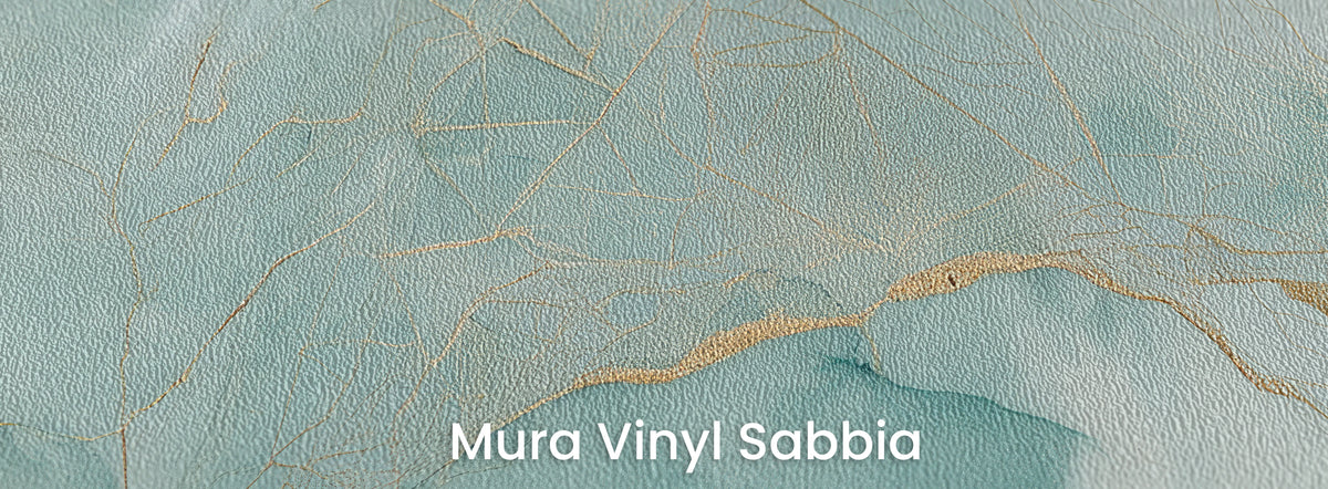 GOSSAMER TIDE en el soporte Mura Vinyl Sabbia: turquesa y rayas doradas sobre grano grueso de arena