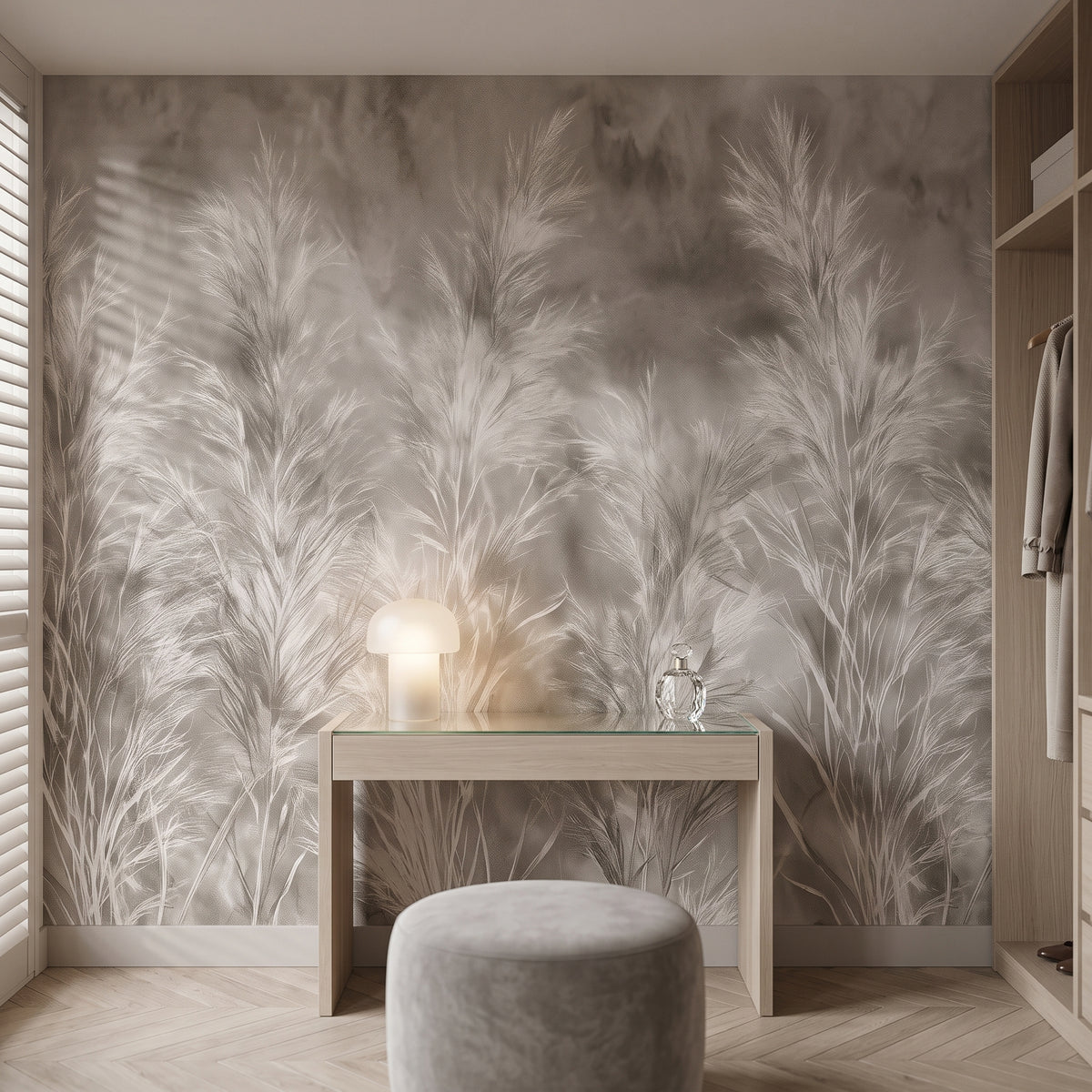 HOARFROST w aranżacji garderoby w paryskim apartamencie z lat 20., przed ścianą toaletka i aksamitna pufa