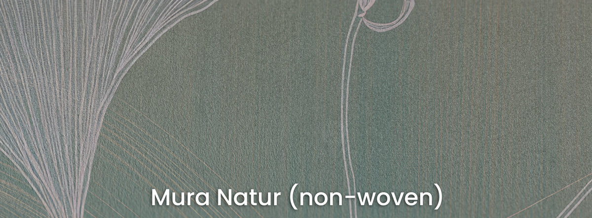 MAUVE SHORE na podłożu Mura Natur – matowa włóknina z cienkim ogonkiem na zielonym tle