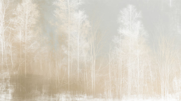 PALE TAPERS – motif complet : arbres élancés blancs et crème dans la brume sur ciel gris-bleu au-dessus d'une bande de sable