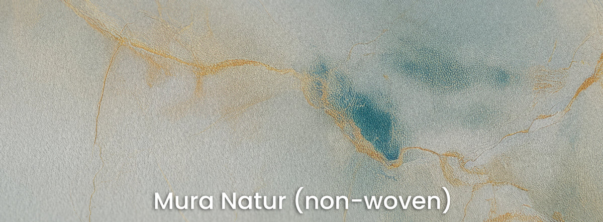SAFFRON THREAD en el soporte Mura Natur – tejido no tejido mate