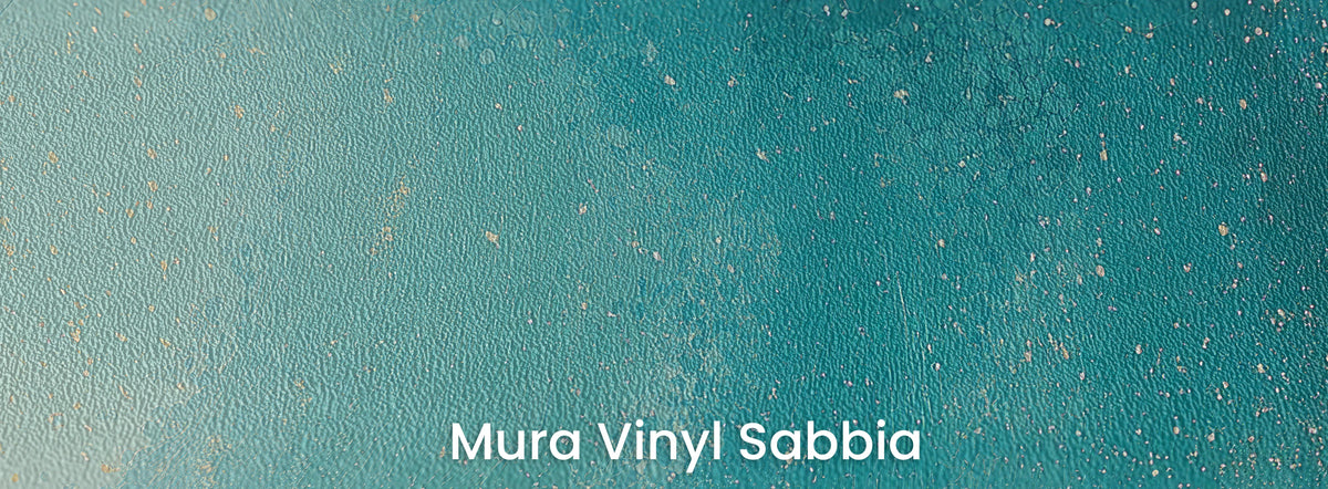 SALT SPRAY na podłożu Mura Vinyl Sabbia: turkus i złote kropki na fakturze grubego ziarna piasku