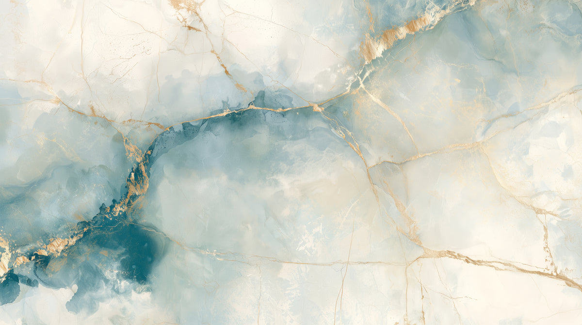 TRAVERTINE ATLAS – motif complet : dessin de marbre crème, réseau de veinules brun doré et arc turquoise à gauche