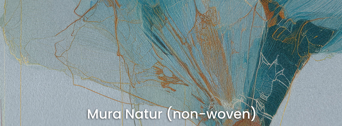 VERDIGRIS auf Mura Natur – mattes Vlies unter den rostroten Linien des Blattes