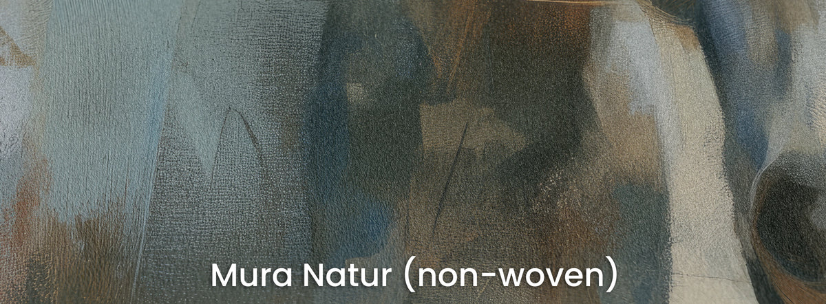 WILD FORELOCK sur le support Mura Natur – taches gris-bleu et brunes sur intissé mat