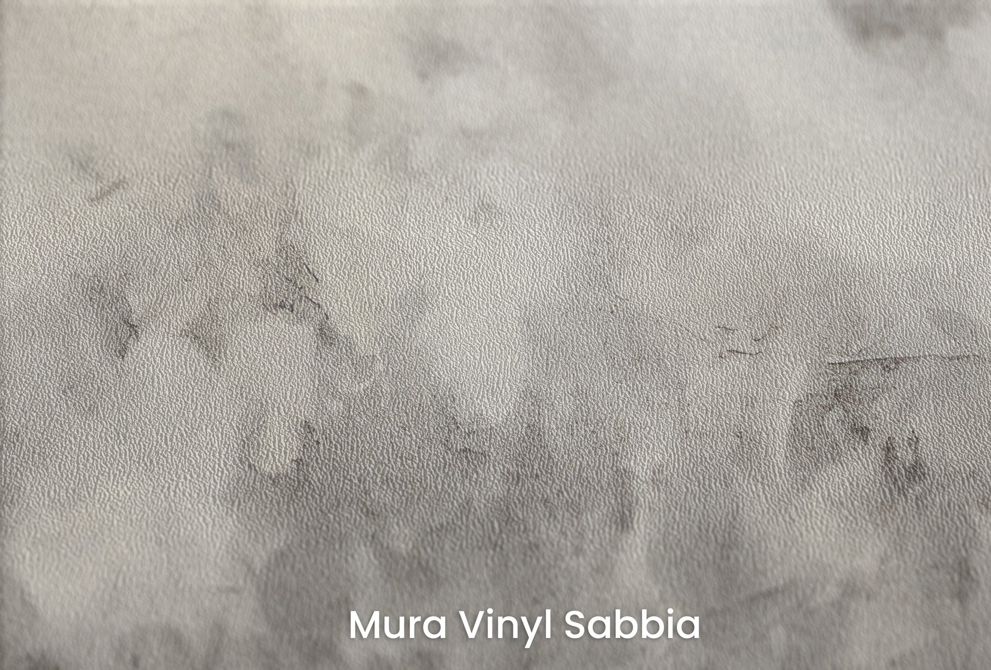 Zbliżenie na artystyczną fototapetę o nazwie STORMSCAPE IMPRESSIONS na podłożu Mura Vinyl Sabbia struktura grubego ziarna piasku.