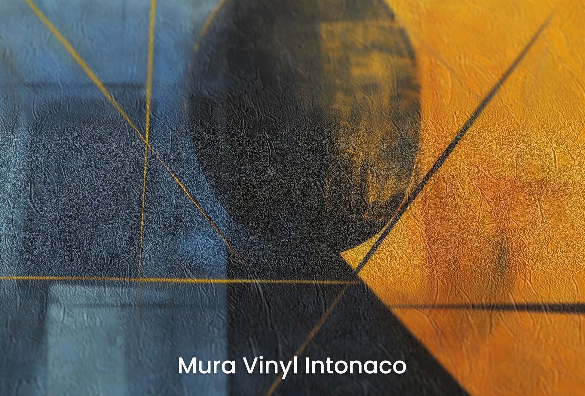Zbliżenie na artystyczną fototapetę o nazwie Night's Embrace na podłożu Mura Vinyl Intonaco - struktura tartego tynku.