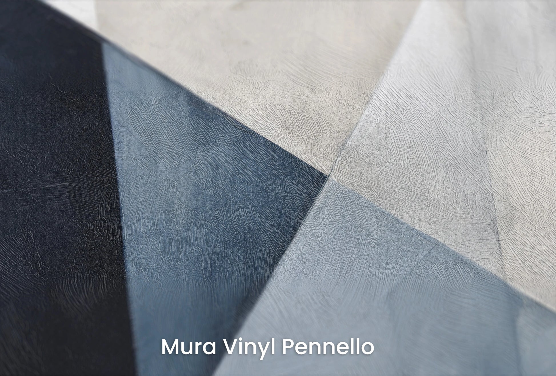 Zbliżenie na artystyczną fototapetę o nazwie Monochrome Sails II na podłożu Mura Vinyl Pennello - faktura pociągnięć pędzla malarskiego.