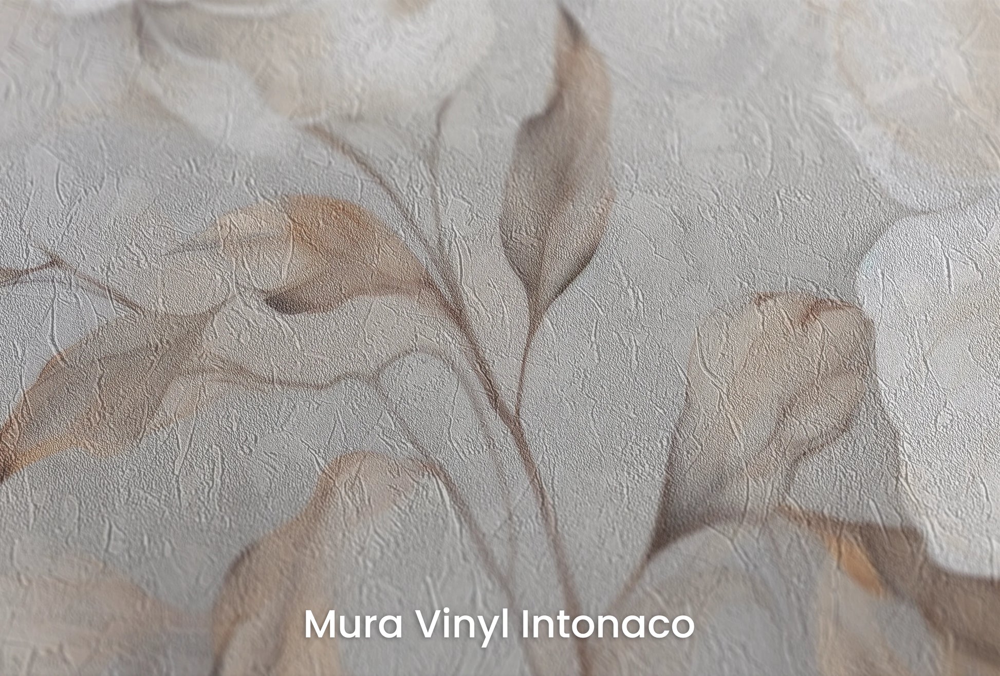 Zbliżenie na artystyczną fototapetę o nazwie Soft Magnolia Elegance na podłożu Mura Vinyl Intonaco - struktura tartego tynku.