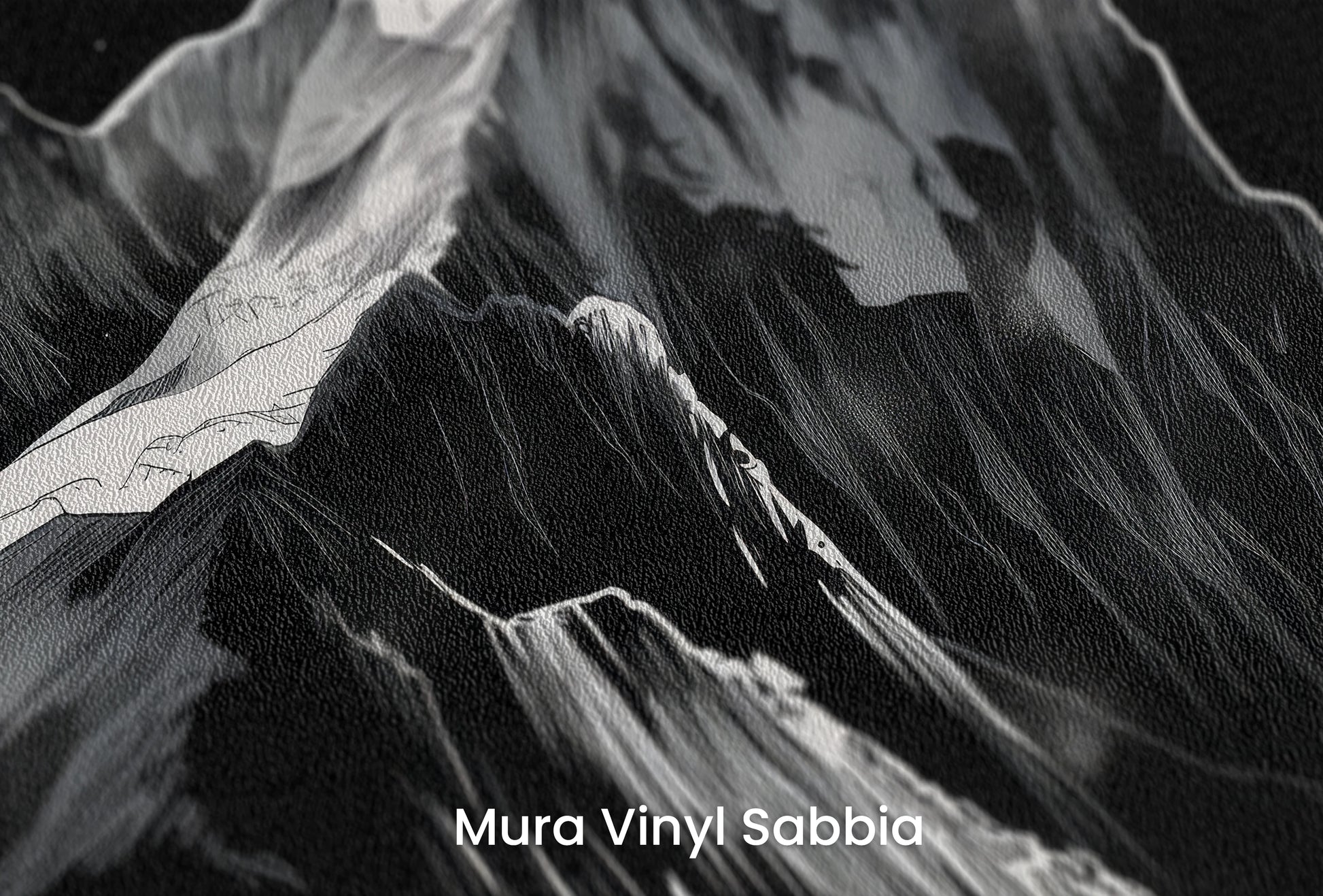 Zbliżenie na artystyczną fototapetę o nazwie Monochrome Mountain na podłożu Mura Vinyl Sabbia struktura grubego ziarna piasku.