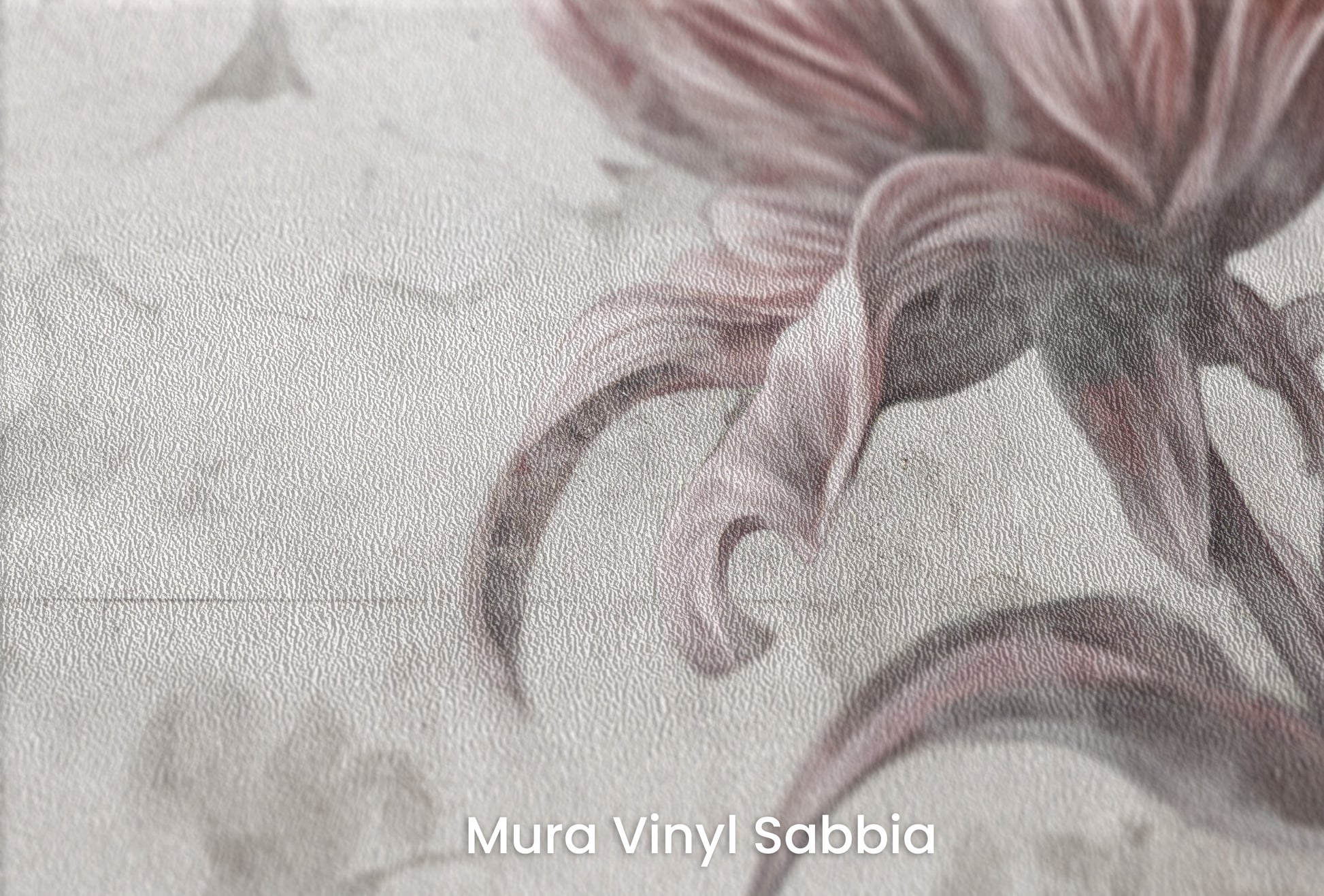 Zbliżenie na artystyczną fototapetę o nazwie FLORAL ELEGANCE IN MONOCHROME na podłożu Mura Vinyl Sabbia struktura grubego ziarna piasku.