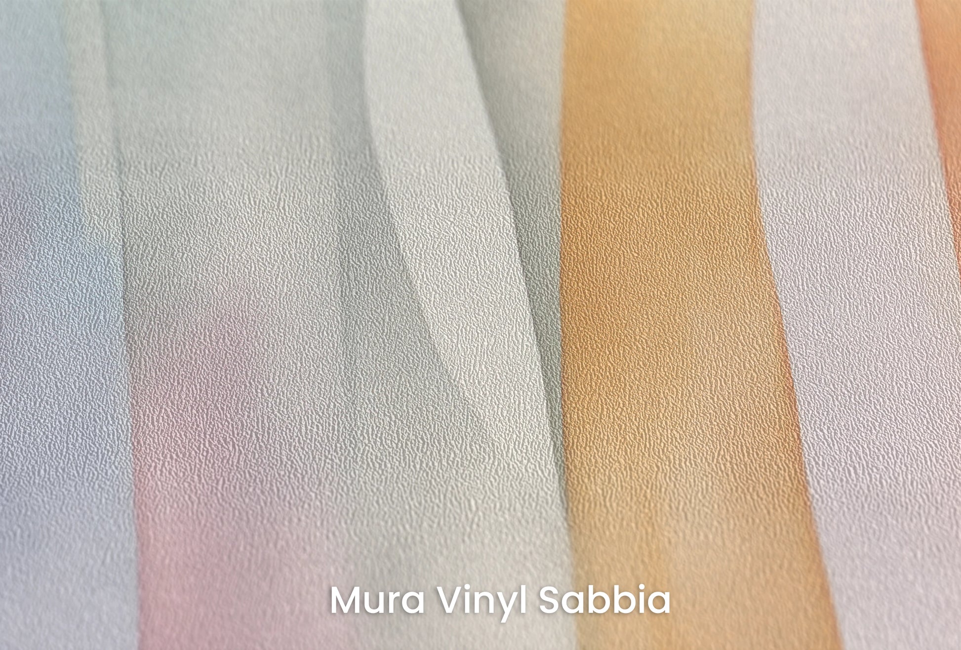 Zbliżenie na artystyczną fototapetę o nazwie Pastel Flow na podłożu Mura Vinyl Sabbia struktura grubego ziarna piasku.