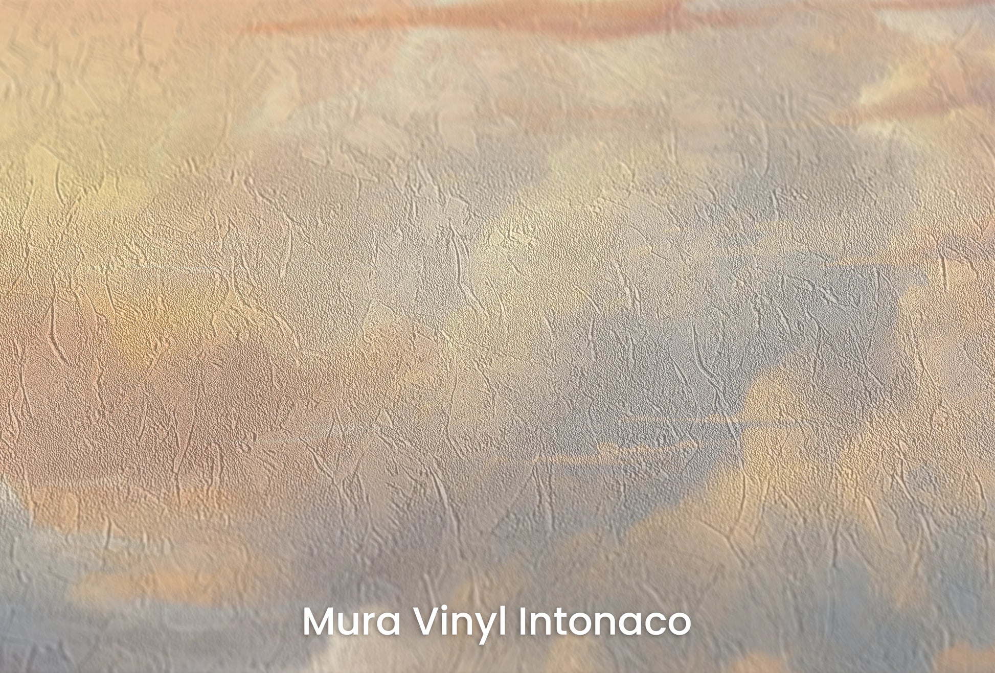 Zbliżenie na artystyczną fototapetę o nazwie Golden Serenity na podłożu Mura Vinyl Intonaco - struktura tartego tynku.