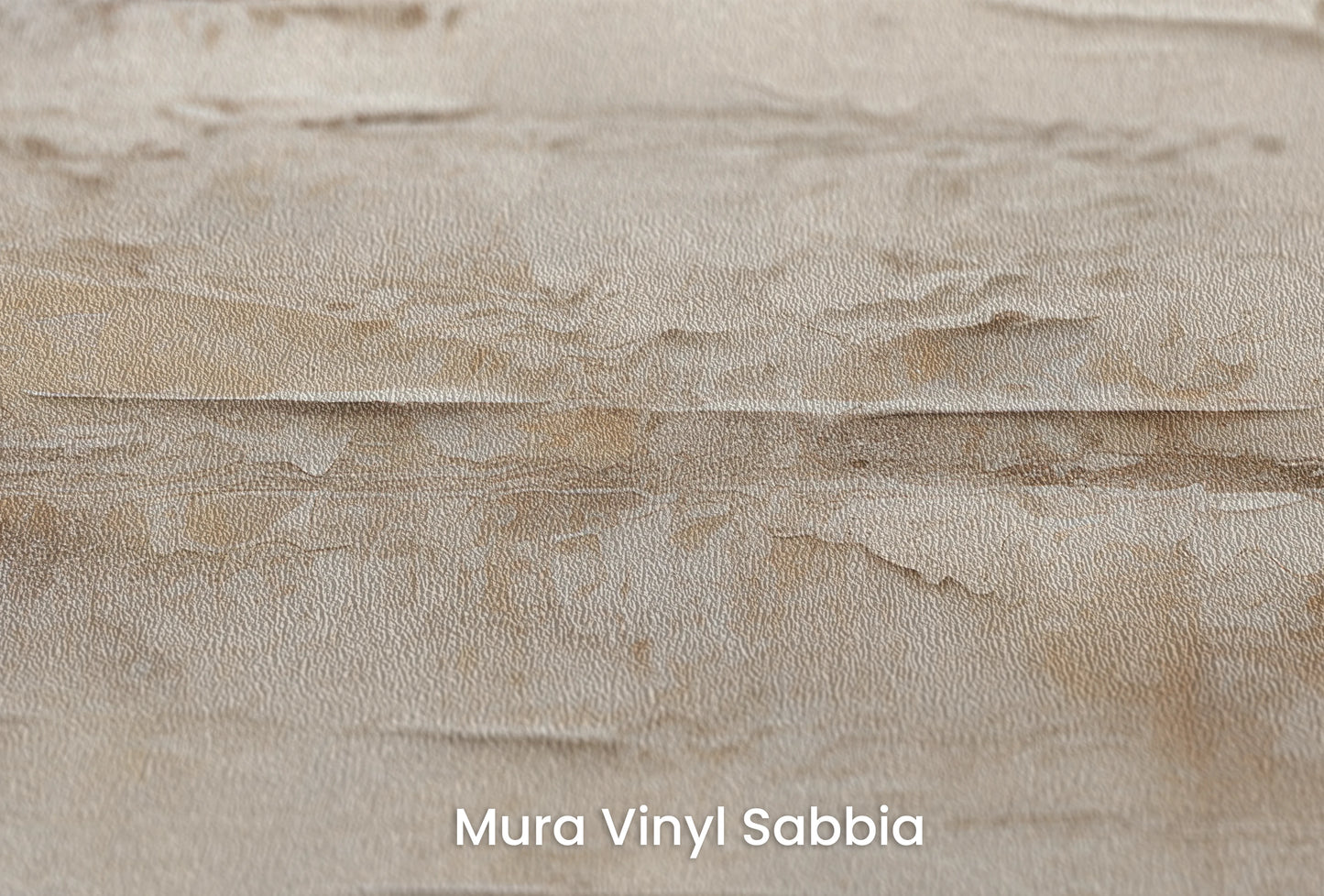 Zbliżenie na artystyczną fototapetę o nazwie Subtle Harmony na podłożu Mura Vinyl Sabbia struktura grubego ziarna piasku.