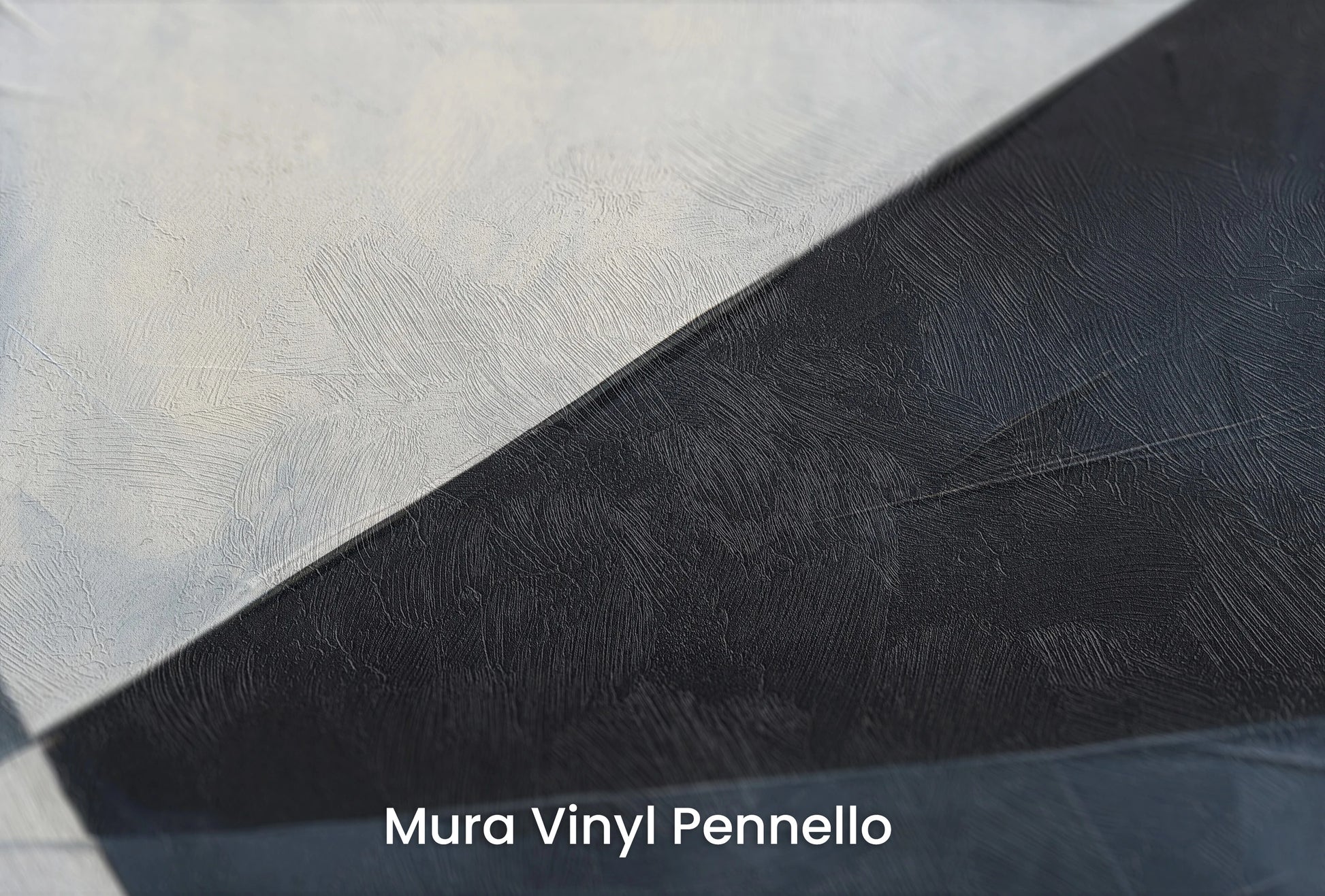 Zbliżenie na artystyczną fototapetę o nazwie Sharp Geometric Contrast na podłożu Mura Vinyl Pennello - faktura pociągnięć pędzla malarskiego.